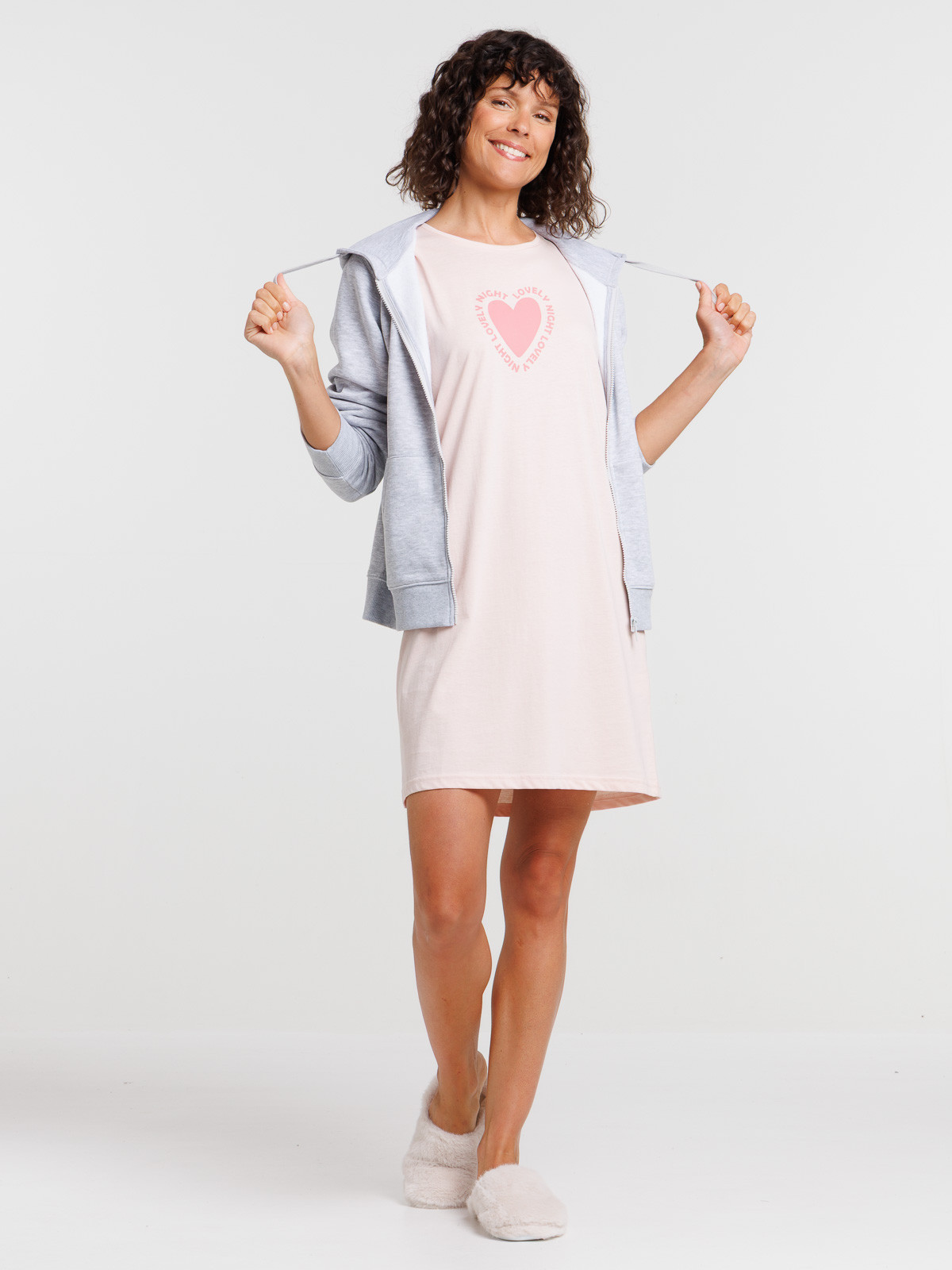 Chemise de nuit motif coeur femme Chemise de nuit motif coeur femme