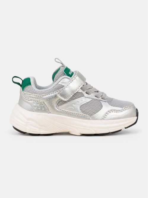 Paire de chaussures sport...