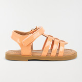 SANDALES & NUS PIEDS
